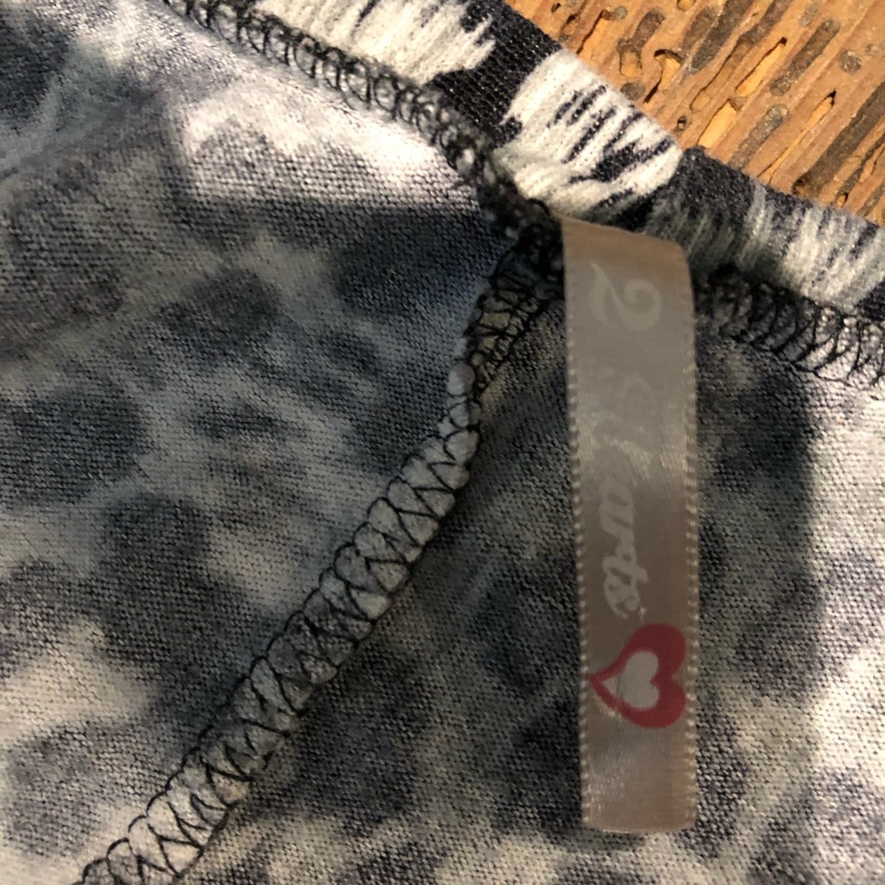 Leopard Print Lightweight T - Picture 5 of 5